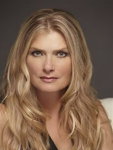 Maria Mayenzet
