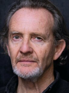 Anton Lesser