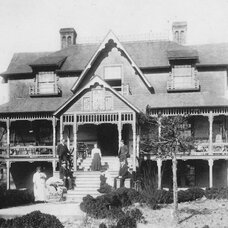Mistletoe Villa