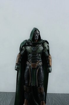 PWUL WORKS Marvel Doctor Doom Figür 23 cm - Doom Hükümdar Heykeli - 3D Baskı - El Boyaması - PLA