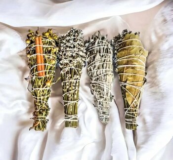 egeden doğal gıda Arınma Tütsü Seti 4 Çeşit Tütsü (lavanta ,adaçayı ,üzerlik,defne)