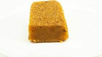 Atçalı Helva Tereyağlı Çam Fıstıklı İrmik Helvası 1 kg