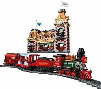 LEGO Disney Train and Station 71044 12+ 2925 Parça Disney Tema Yapı Oyuncakları