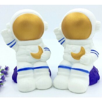 Özbience Sevimli Astronot Squishy Oyuncak, Yumuşak ve Eğlenceli Hobi Seti - Açık Bej - Seçenek 1