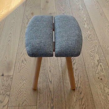 Unboxdeco Almond Puf Tabure -  Masif Kayın Ahşap Ayaklı Gri