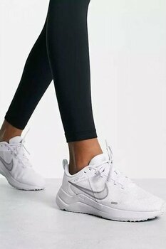 Nike Downshifter 12 Running Beyaz Kadın Koşu & Antreman Ayakkabısı - 37,5