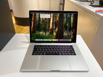 Macbook Pro 15'' 2018 (A1990) İ7 16Gb Ram 256Gb Ssd Gümüş