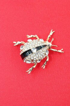 Gold Uğur Böceği Broş. Taşlı Tasarım Broş. Yaka Iğnesi Broş. Kadın Broş. Broş. Uğur Böceği Broş.