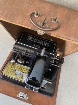 Aeg Mignon Model 4 Antika Daktilo - Koleksiyonluk Ahşap Kasalı Daktilo No2