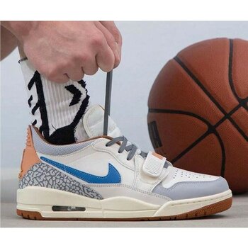 Nike Air Jordan Legacy 312 Low Erkek Basketbol Ayakkabısı HF0746-041 (Yarım Numara Büyük Almanızı Öneriyoruz) - 42,5 - Altuni