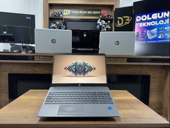 Hp 250 G8 Intel Core İ7 1165G7 16Gb 256Gb Ssd Iris Xe 15.6" Fhd 34N99es  (İkinci El)