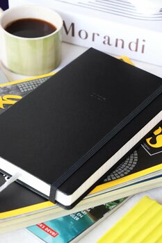 Victoria's Journals Classic Sert Kapak Ivory 2025 13x21 cm Günlük Ajanda