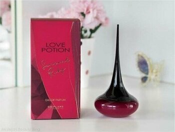Oriflame Büyüleyici ve Baştan Çıkarıcı Romantik Koku Love Potion Sensual Ruby Kadın Parfümü Edp