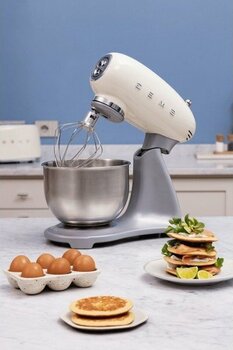 smeg 50's Style Steady-Mix 4,8 L Krem SMF04 Stand Mikser Mutfak Şefi