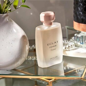 Oriflame Frenk Üzümü Şeftali Ve Beyaz Frezya Notalı Eclat Femme Weekend Edt Etkileyici Kadın Parfümü