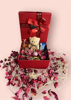 Bbspecial Gülümse Gel Sevgiliye Çikolatalı Ayıcıklı Hediye Kutusu Hediye Sepeti Özel Gün Hediyesi