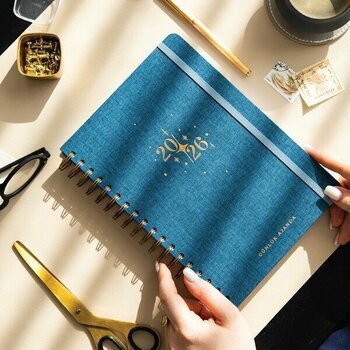 Paperora 2026 Spiralli Günlük Ajanda 12 Aylık 17X24 Çift Renkli Sert Kapak - Lacivert - 1 Adet