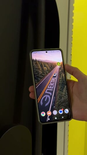 PUNKT E делает зарядку интуитивно понятной: стикер “Быстрый старт” с QR‑кодом размещён прямо у коннектора. Сканирование…