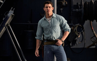 Vivat Midshipmen фильмін қараңыз