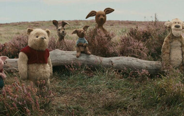 Қисықтары бар жалаңаш жетілген әйелдер