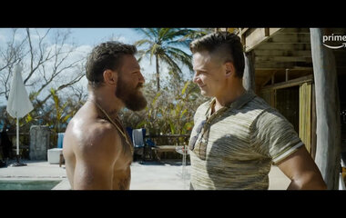 Жуынатын бөлмедегі сексуалды сиськи эротика