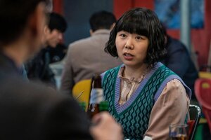 Девушка в маске кадр 24 на Эмбликс в Hd