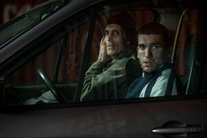 Развозчик кадр 8 онлайн-кинотеатр Эмбликс