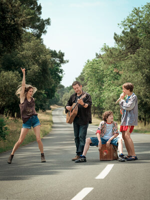 Развеселые каникулы кадр 15 онлайн-кинотеатр Эмбликс