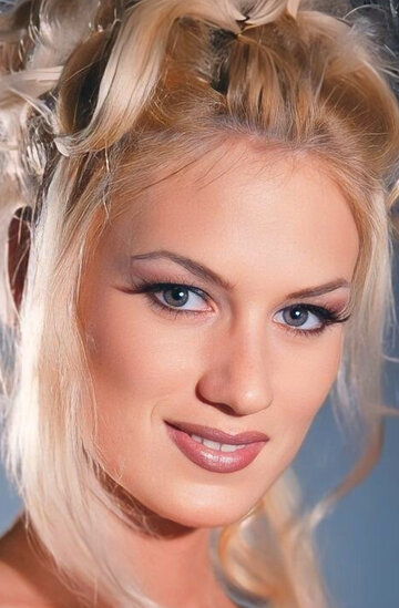 Ол клиторын өзі сорады