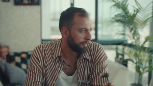 Тысяча роз кадр 21 на Эмбликс в Hd