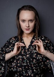 Порно кәрі аталар жас кискаларды жақсы көреді