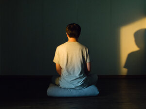 Ни один, ни два кадр 10 онлайн-кинотеатр Эмбликс