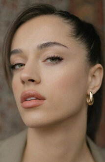 Порно күйеуі көршінің әйелін жалап, әйелінің қолына түседі