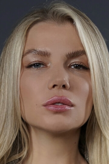 Ақша үшін жетілген әйелдерді блять