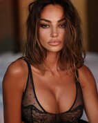 Лесбиянка мені ұйықтатты