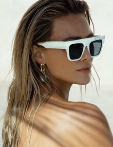 Менің жезөкшемен жүрген фотом