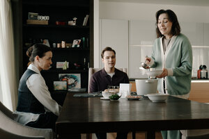 Виталя кадр 20 на Эмбликс в Hd