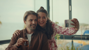 Тысяча роз кадр 7 на Эмбликс в Hd