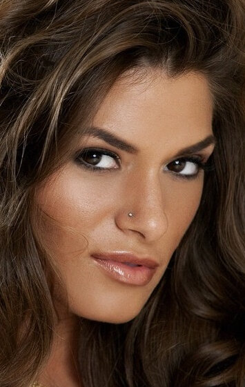 Орыс әйелі сөйлесу арқылы жыныстық қатынасқа үйретеді