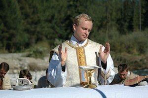 Кароль. Человек, ставший Папой Римским кадр 27 онлайн-кинотеатр Эмбликс