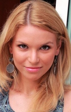 Nikol Aniston qora tanli yigit bilan porno