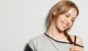 Жалаңаш Юлия Маньковская