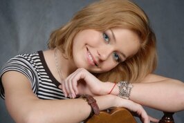 Фотосуреттерді ысқылап жатқан лесбиянкалар