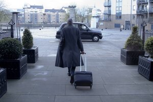 Двое во вселенной кадр 17 онлайн-кинотеатр Эмбликс