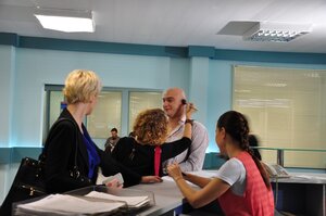 Женский доктор 2 кадр 5 на Эмбликс в Hd