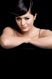 Бұқа мен қызбен секс порно