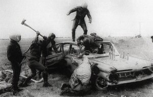 Безумный Макс кадр 2 онлайн-кинотеатр Эмбликс