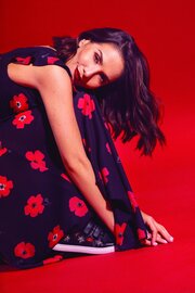 Еркек пен оның досы кәрі семіз әйелді сиқытады