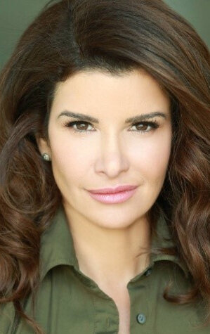 Ер адам екі әтешін жұлып алады