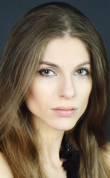 Порно: Әйелі күйеуін ақша үшін алдайды